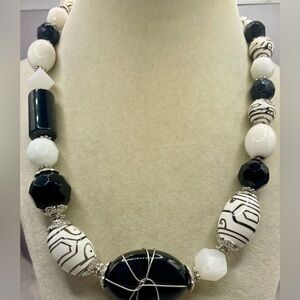 Premier Designs Black & White Beaded Art Deco Necklace. 15 inches. 4 inch extend